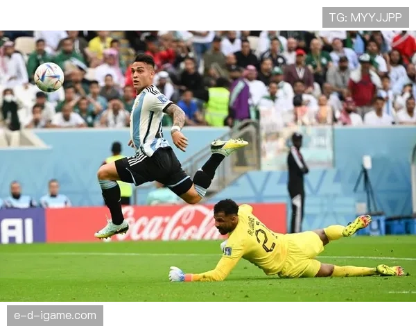 斯卡洛尼世界杯经验成关键，战术调整与球员信心助阿根廷重夺荣耀