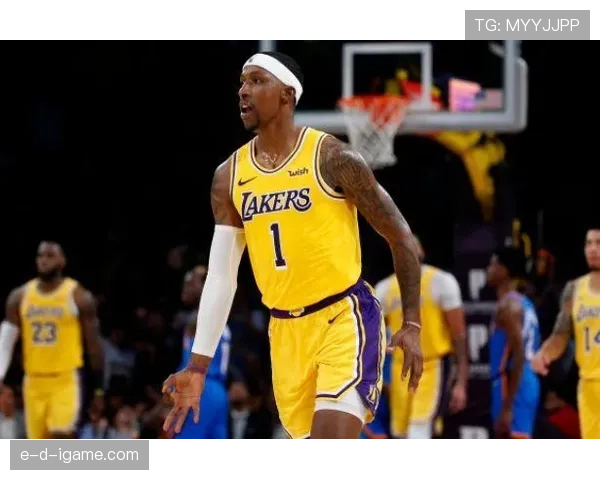 拉贾·朗多利用挡拆造杀伤，提升湖人关键时刻进攻效率