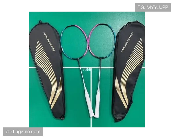 傅海峰的家里居然收藏了一间专门挂羽毛球拍的私人博物馆？这生活我真服气！