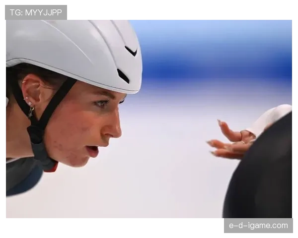 埃琳·安德森训练完直接啃冰块？这自律程度我连她水杯都配不上